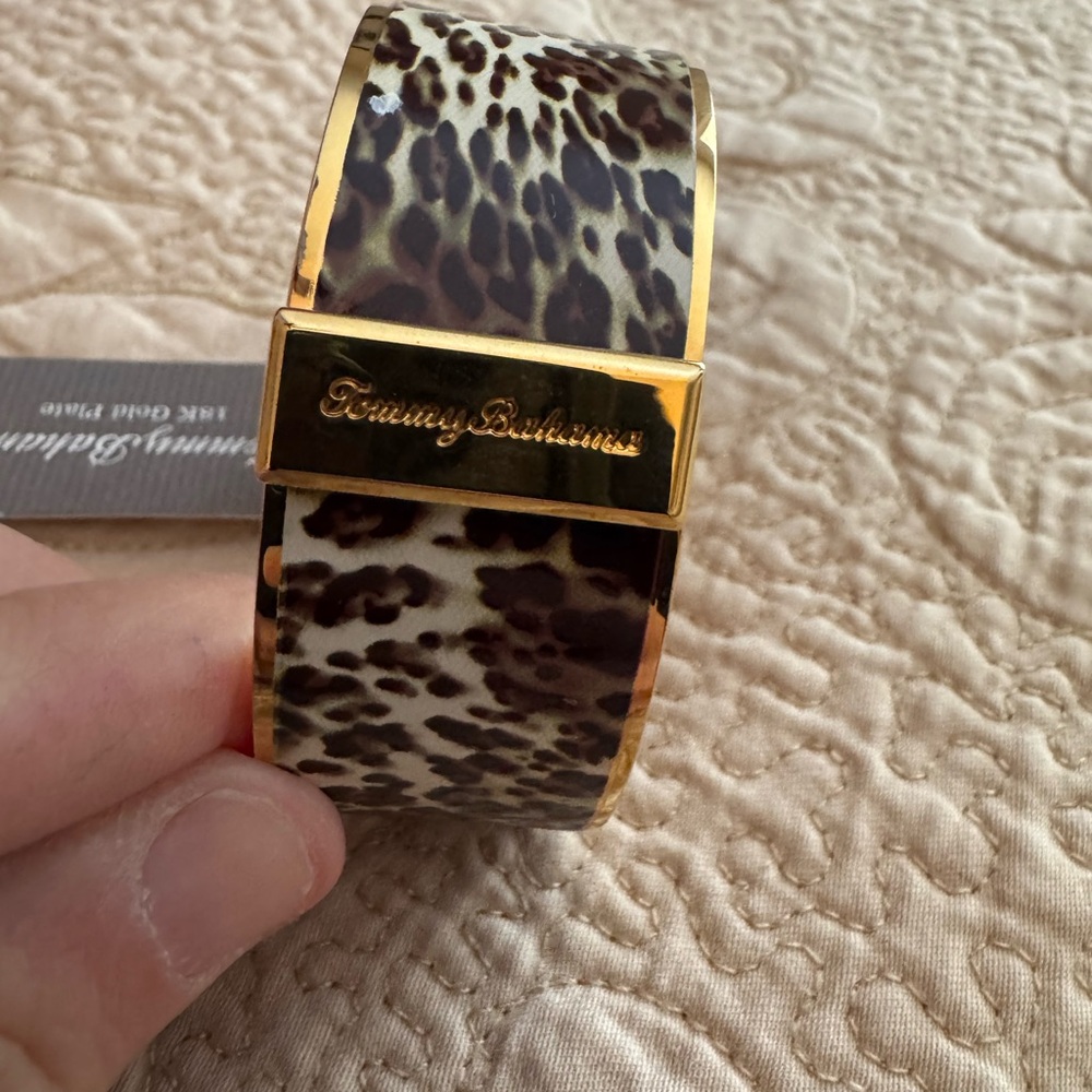 Tommy Bahama Leopard Print Gold Bracelet